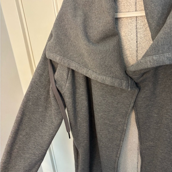 Zella Gray Open Front Wrap - Picture 3 of 9